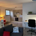 Suite Cosy, Piscine, Tennis, Parking